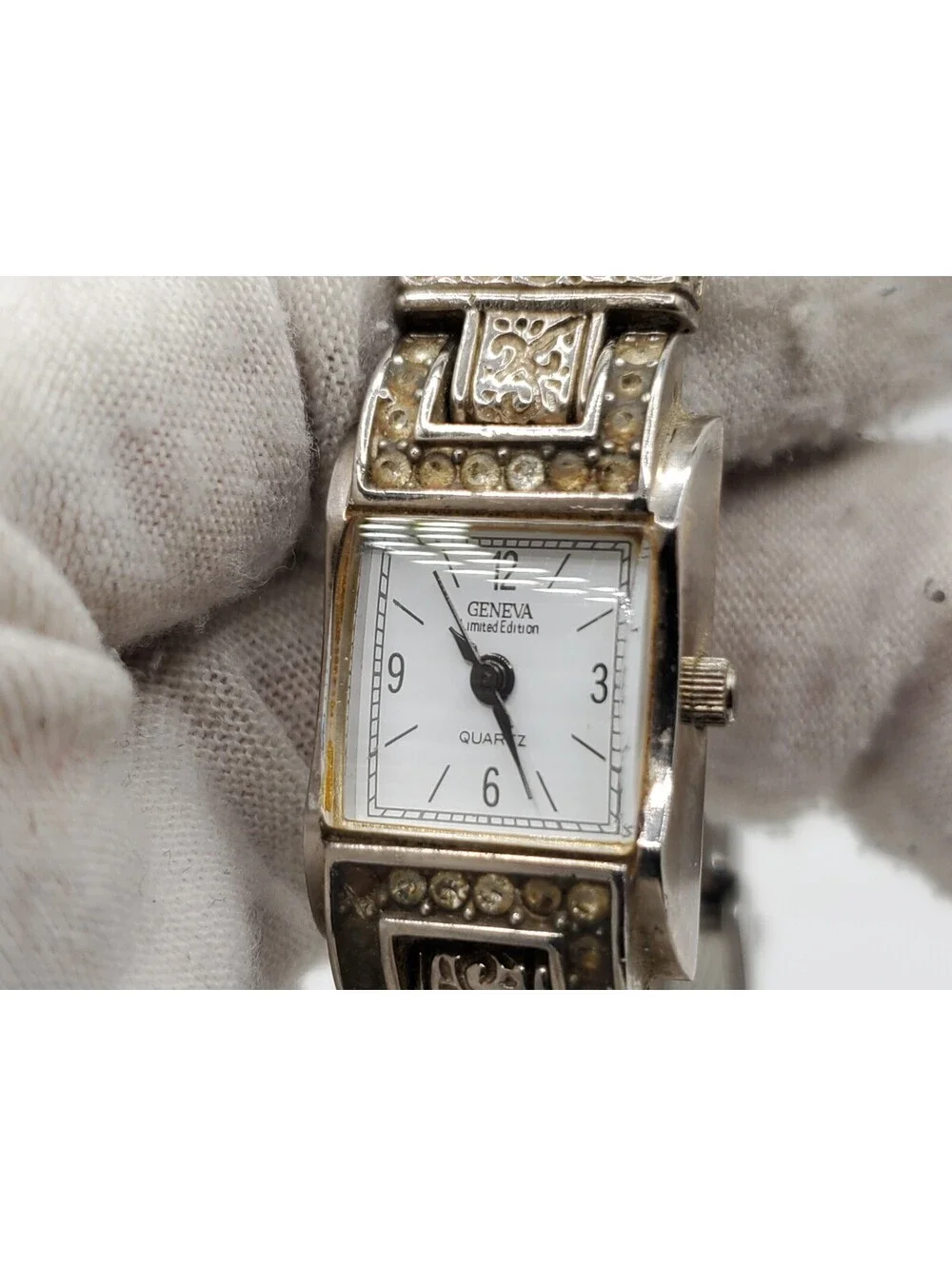 Geneva Limited Edition Watch Women 16mm Silver Tone White Dial New Battery